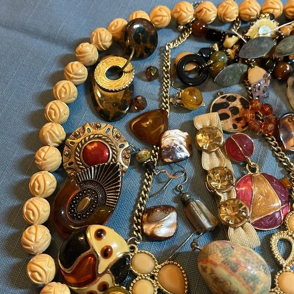 Neutral tone craft and repurpose lot - Picture 3 of 13